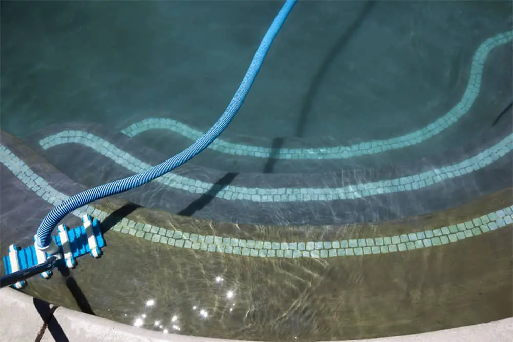how to kill algae in an above ground pool